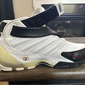 Nike RETRO Mike Vick’s Black & White Athletic Shoes